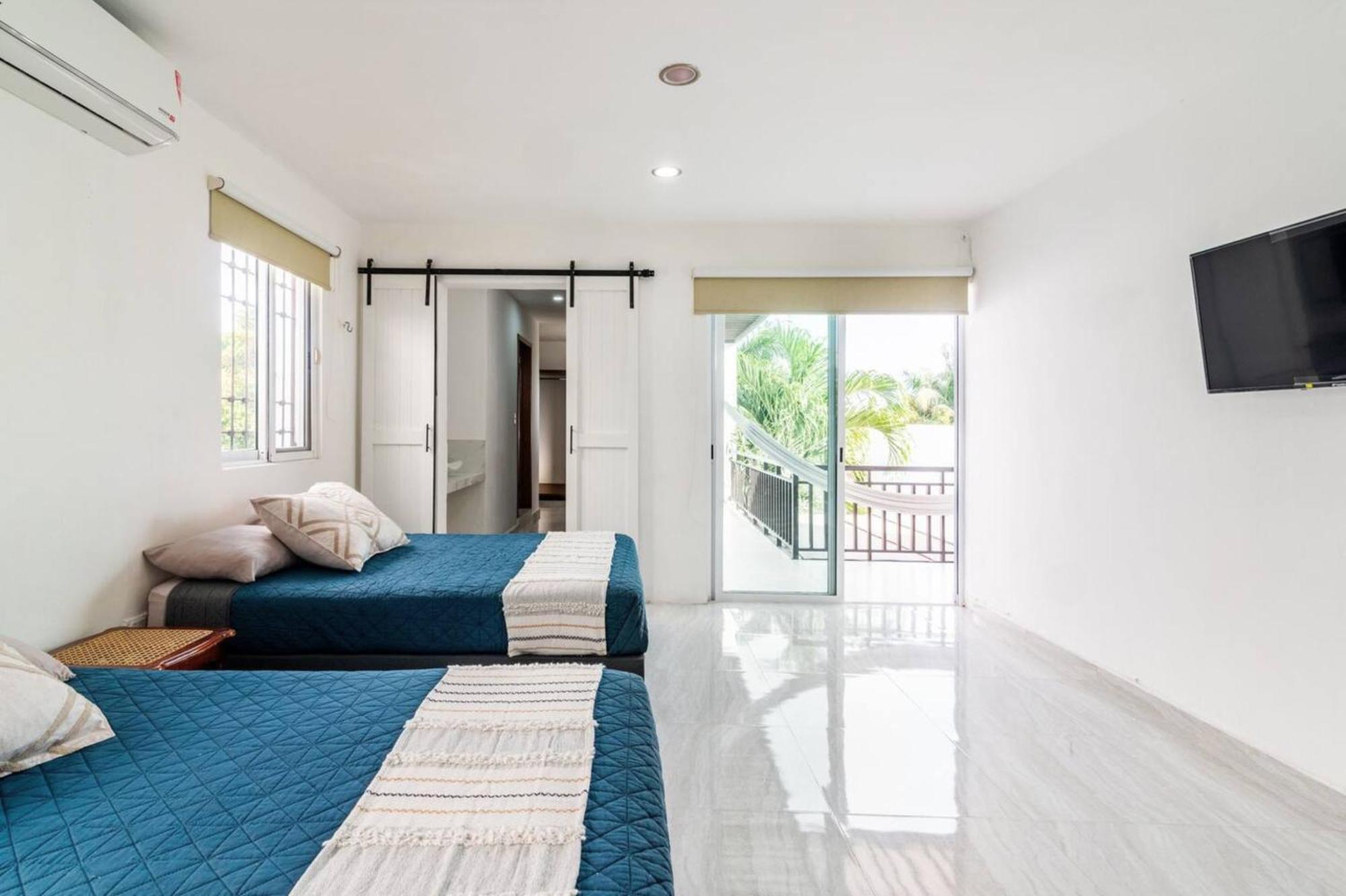 Villa Moderna Con Alberca, Gimnasio Y Cochera Merida Ngoại thất bức ảnh